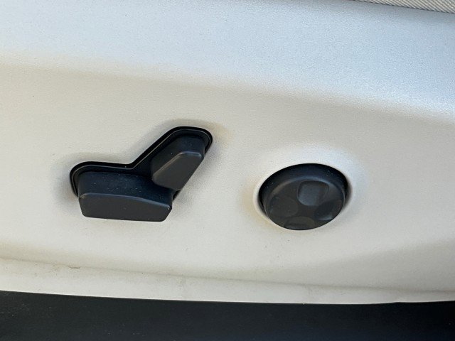Used 2019 Chrysler Pacifica Limited w/ Advanced Safetytec Group FWD image 30