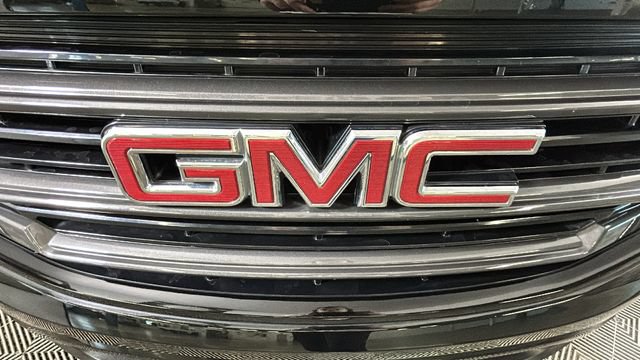 Used 2020 GMC Terrain SLE w/ Elevation Edition FWD image 8