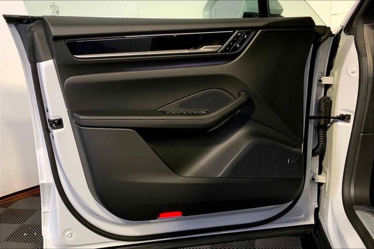 New 2025 Porsche Macan Electric image 69