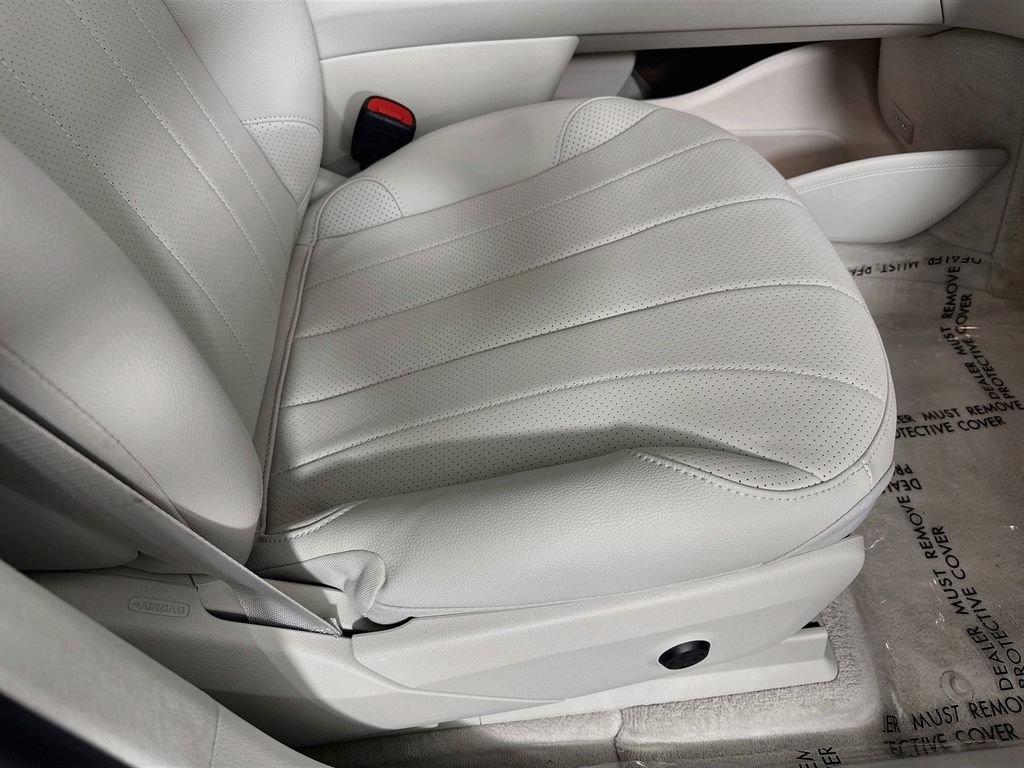 Used 2023 Mercedes-Benz EQE 350+ SUV w/ AMG Line Exterior Package image 39