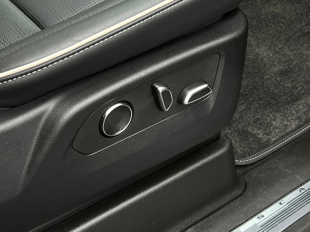 Certified 2023 Cadillac Escalade Premium Luxury image 30