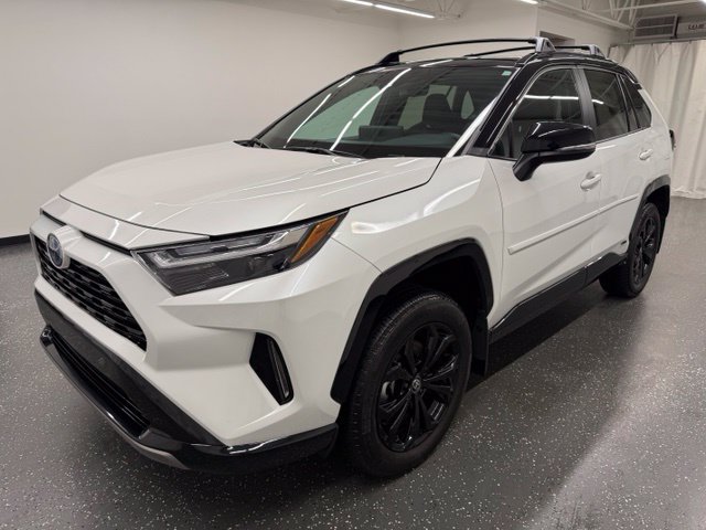 Used 2024 Toyota RAV4 XSE w/ Weather Package AWD/4WD image 5