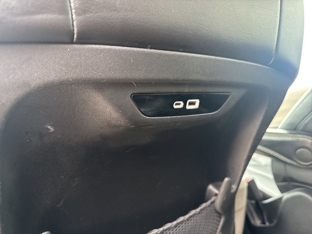 Used 2024 Chrysler Pacifica Touring-L image 21