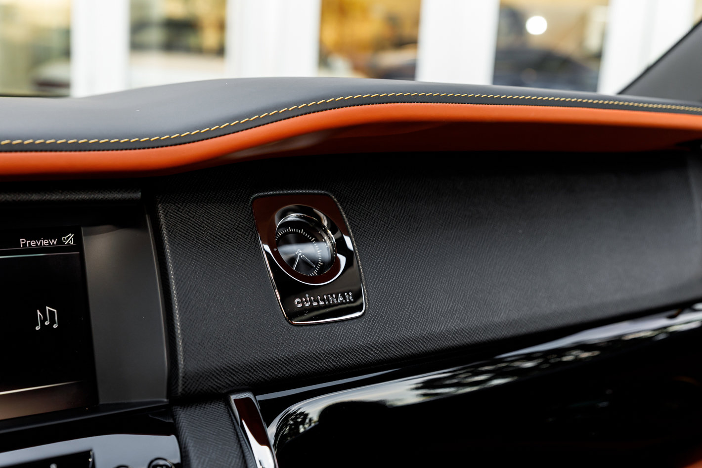 Used 2024 Rolls-Royce Cullinan Base w/ Cullinan Package image 32