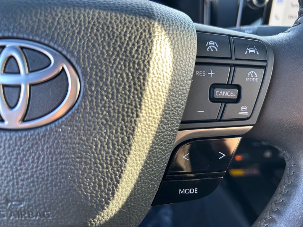 Used 2025 Toyota Camry XSE FWD image 19