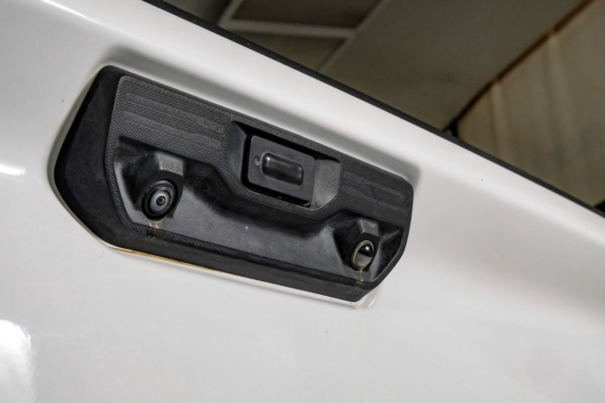 Used 2024 Chevrolet Silverado 2500 LT AWD/4WD image 47