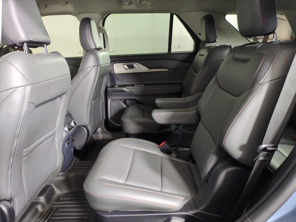 Used 2025 Ford Explorer Active w/ Active Comfort Package AWD/4WD image 28