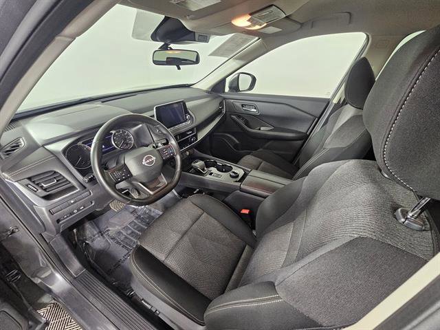 Used 2025 Nissan Rogue SV image 27