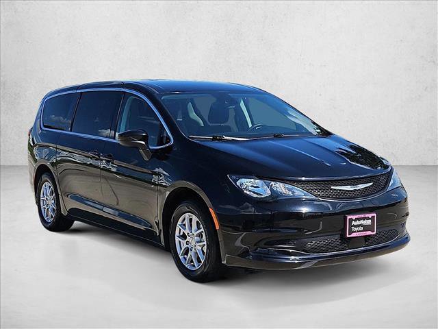 Used 2024 Chrysler Voyager LX FWD video 3