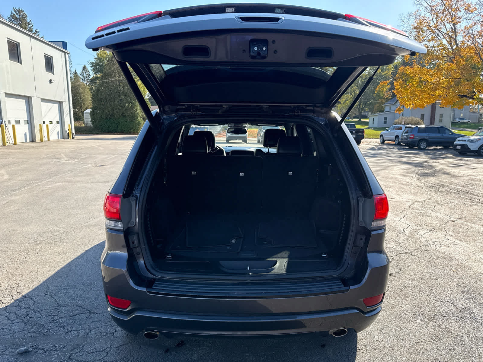 Used 2014 Jeep Grand Cherokee Altitude AWD/4WD image 15
