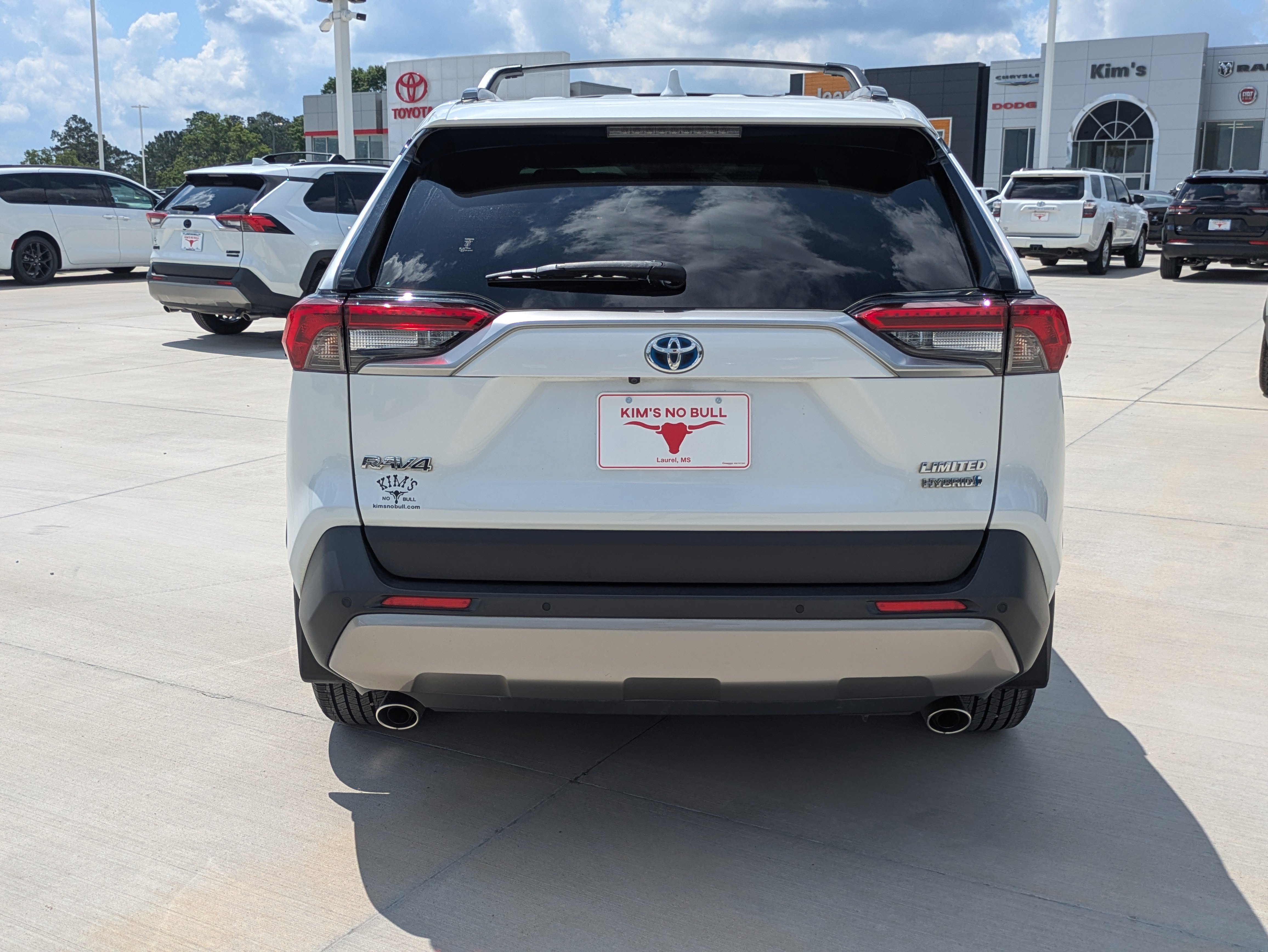 Used 2023 Toyota RAV4 Limited AWD/4WD image 4
