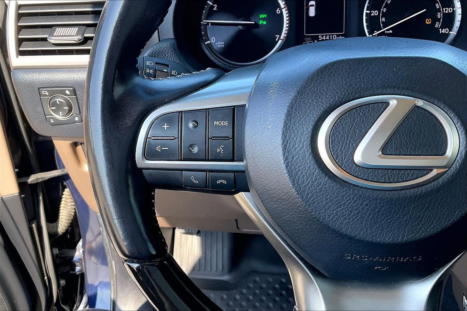 Used 2023 Lexus GX 460 Luxury w/ Accessory Package AWD/4WD image 23