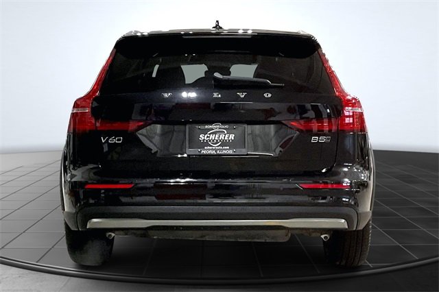 Certified 2025 Volvo V60 B5 Cross Country Plus image 5