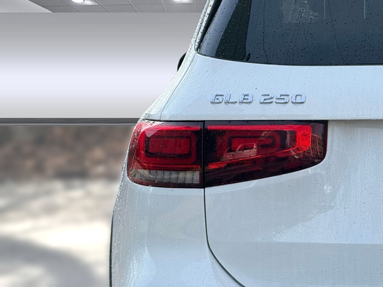 Used 2022 Mercedes-Benz GLB 250 w/ Premium Package Lite image 12