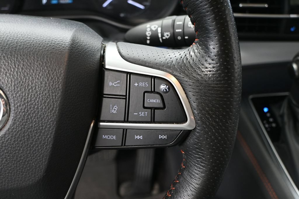 Used 2021 Toyota Sienna XSE FWD image 22