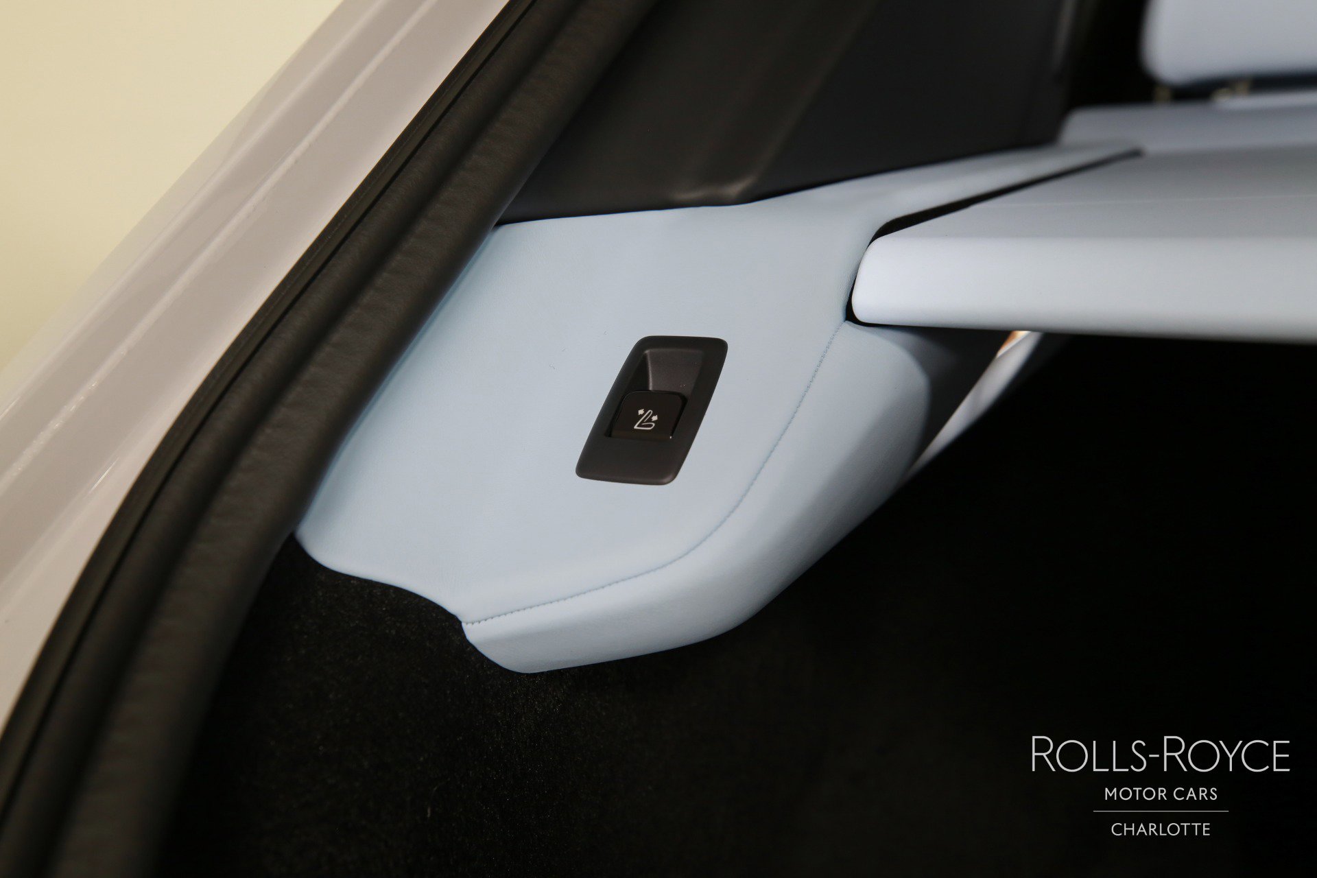 New 2027 Rolls-Royce Cullinan Black Badge AWD/4WD image 26