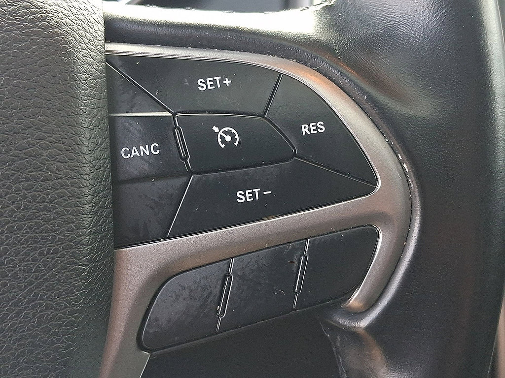 Used 2021 Jeep Grand Cherokee Laredo AWD/4WD image 24