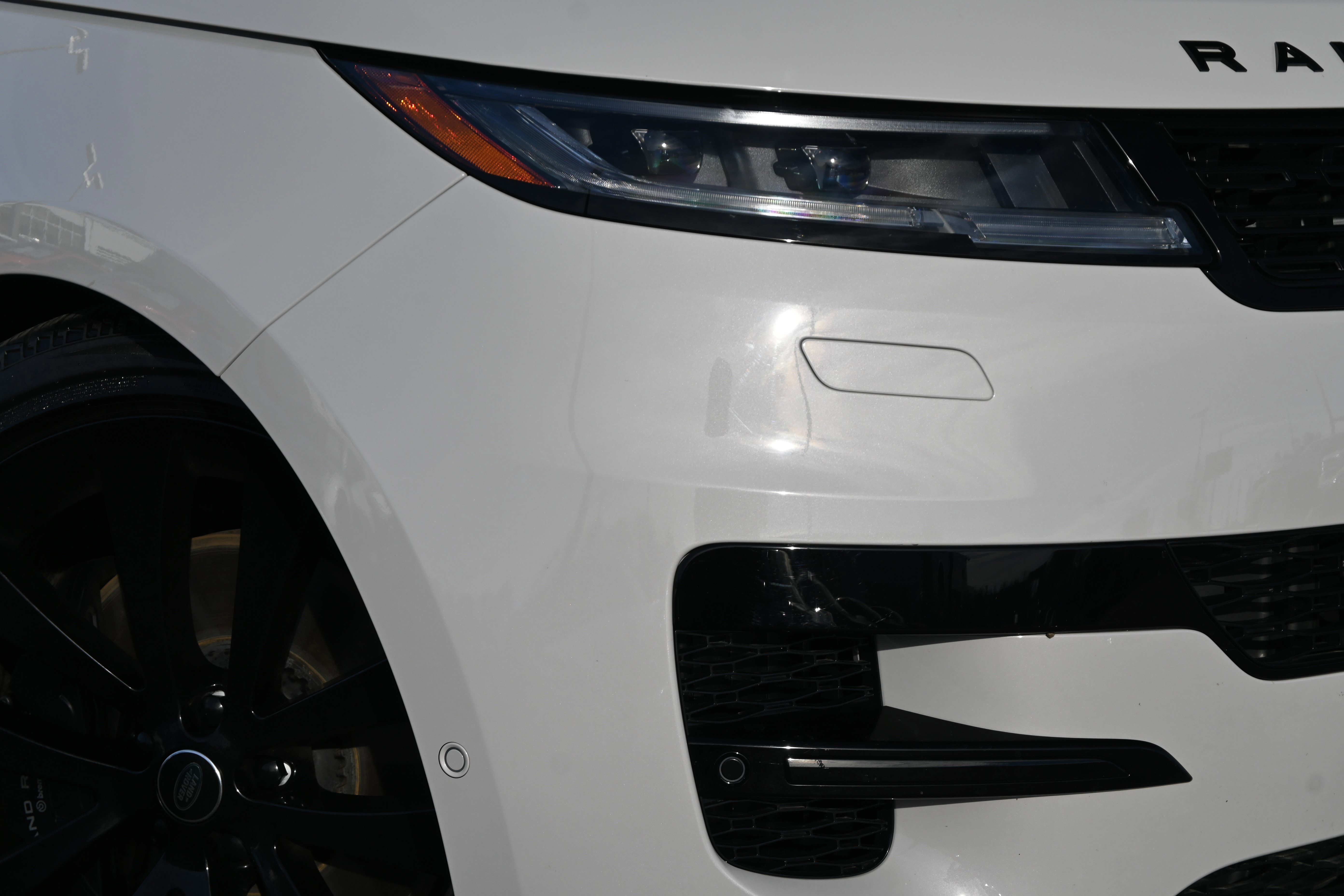 Used 2025 Land Rover Range Rover Sport Dynamic SE image 13