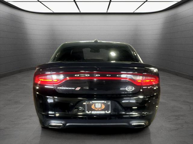 Used 2018 Dodge Charger GT image 4