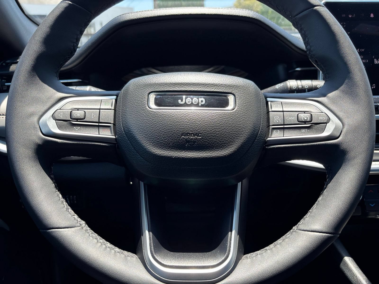 Used 2025 Jeep Compass Limited AWD/4WD image 29