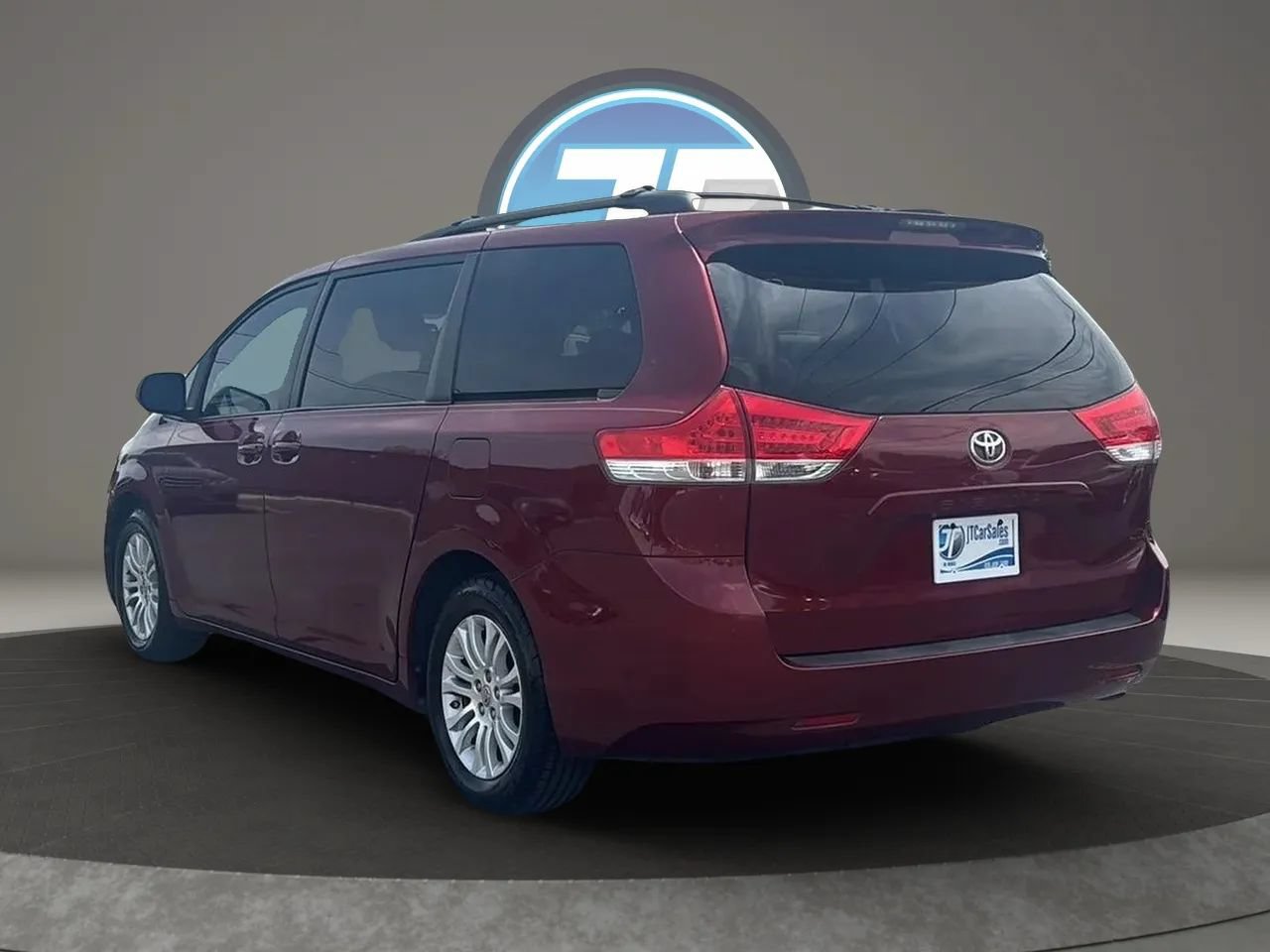 Used 2011 Toyota Sienna XLE FWD image 13