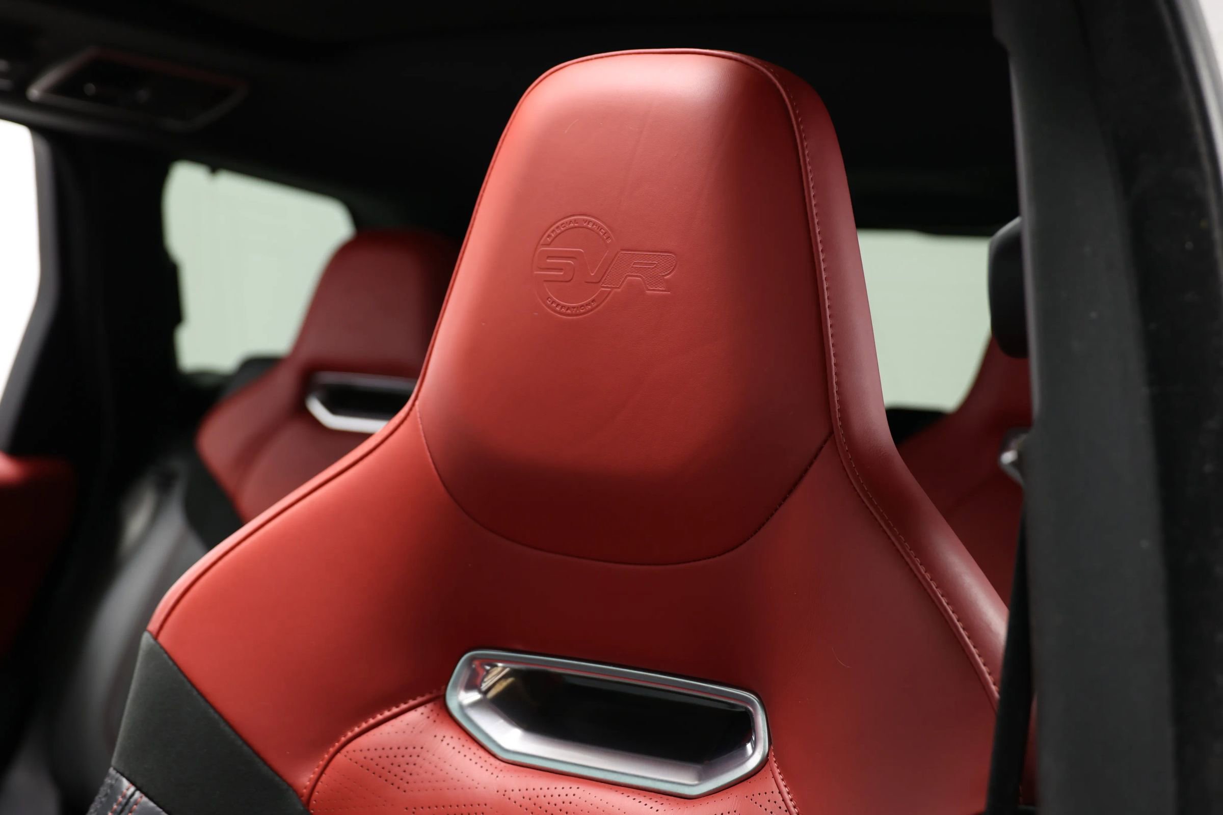 Used 2020 Land Rover Range Rover Sport SVR image 18