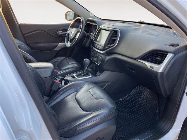 Used 2016 Jeep Cherokee Overland w/ Technology Group image 15