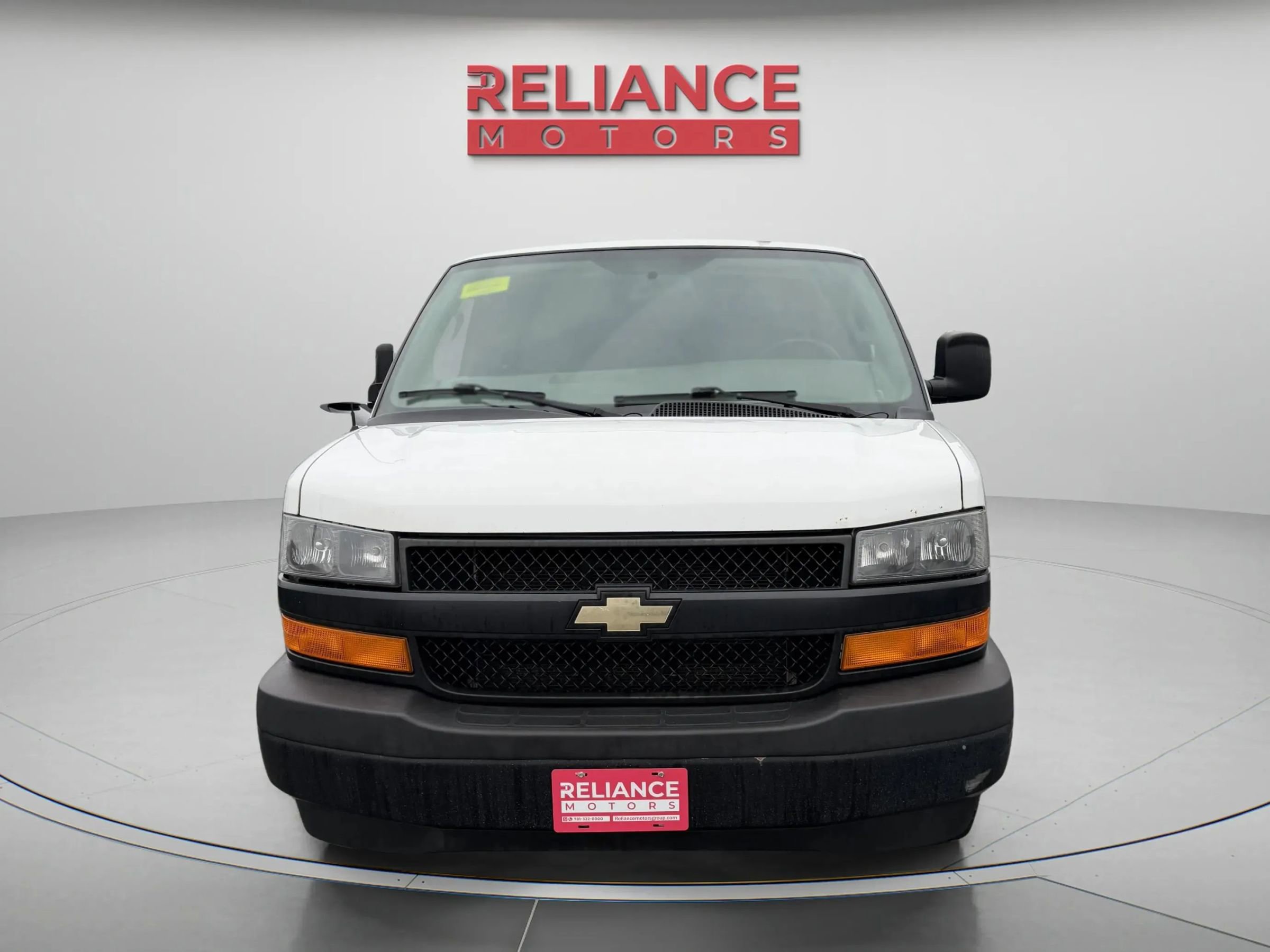 Used 2018 Chevrolet Express 3500 w/ Driver Convenience Package image 8