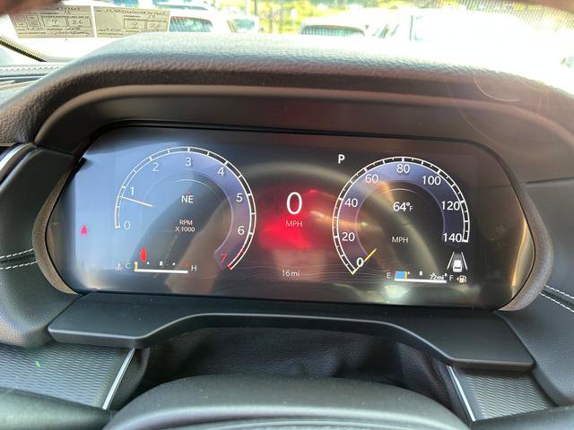 New 2025 Jeep Grand Cherokee Altitude image 17