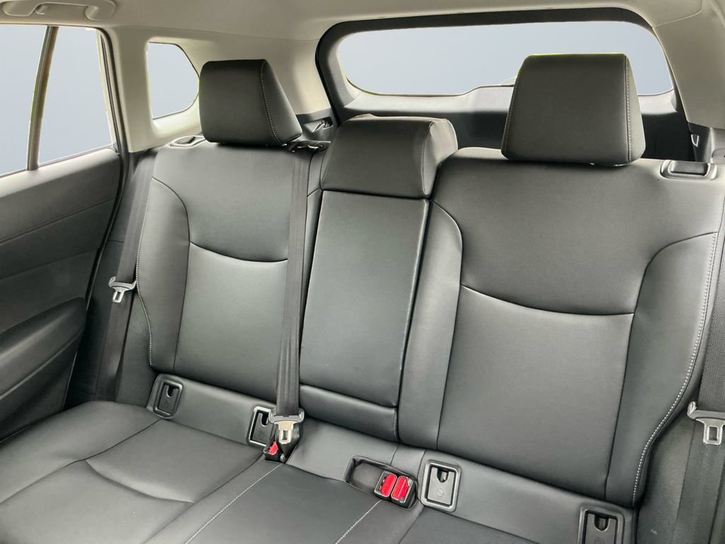 Certified 2025 Toyota Corolla Cross XLE w/ Convenience Package AWD/4WD image 15