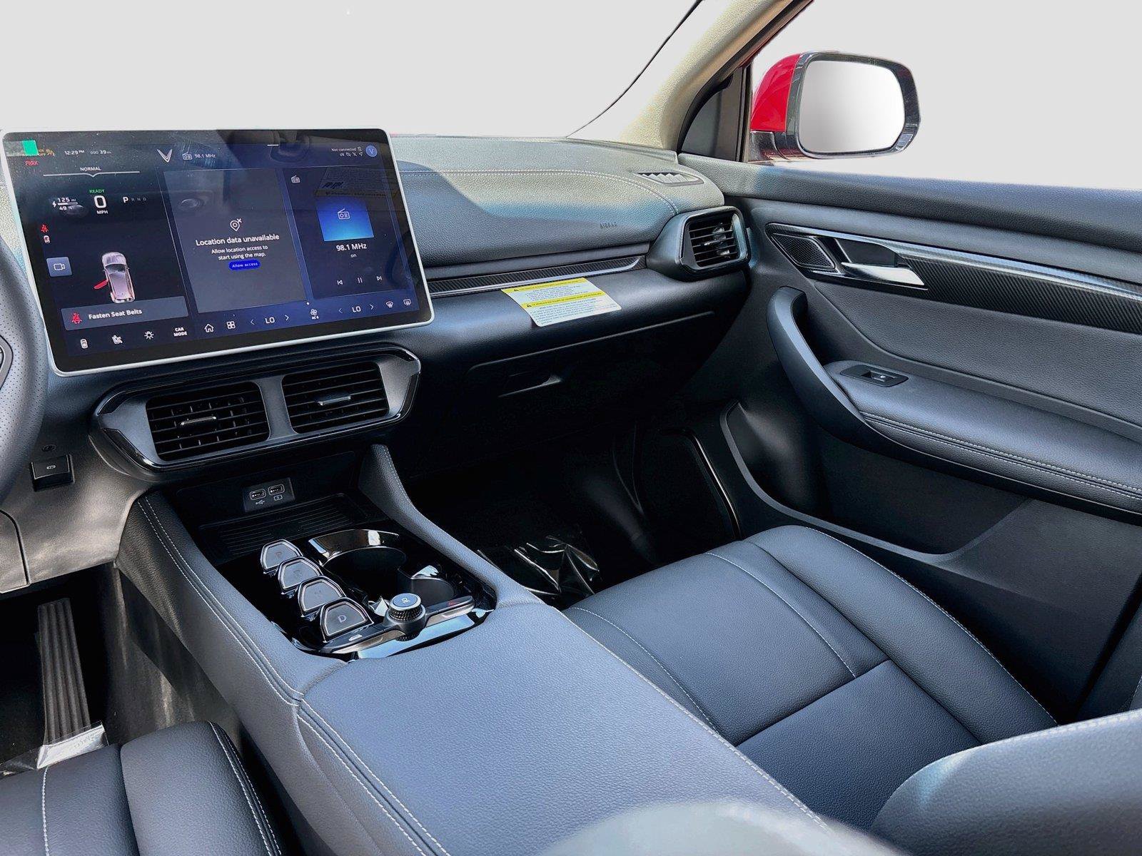 New 2027 VinFast VF 8 Eco AWD/4WD image 22