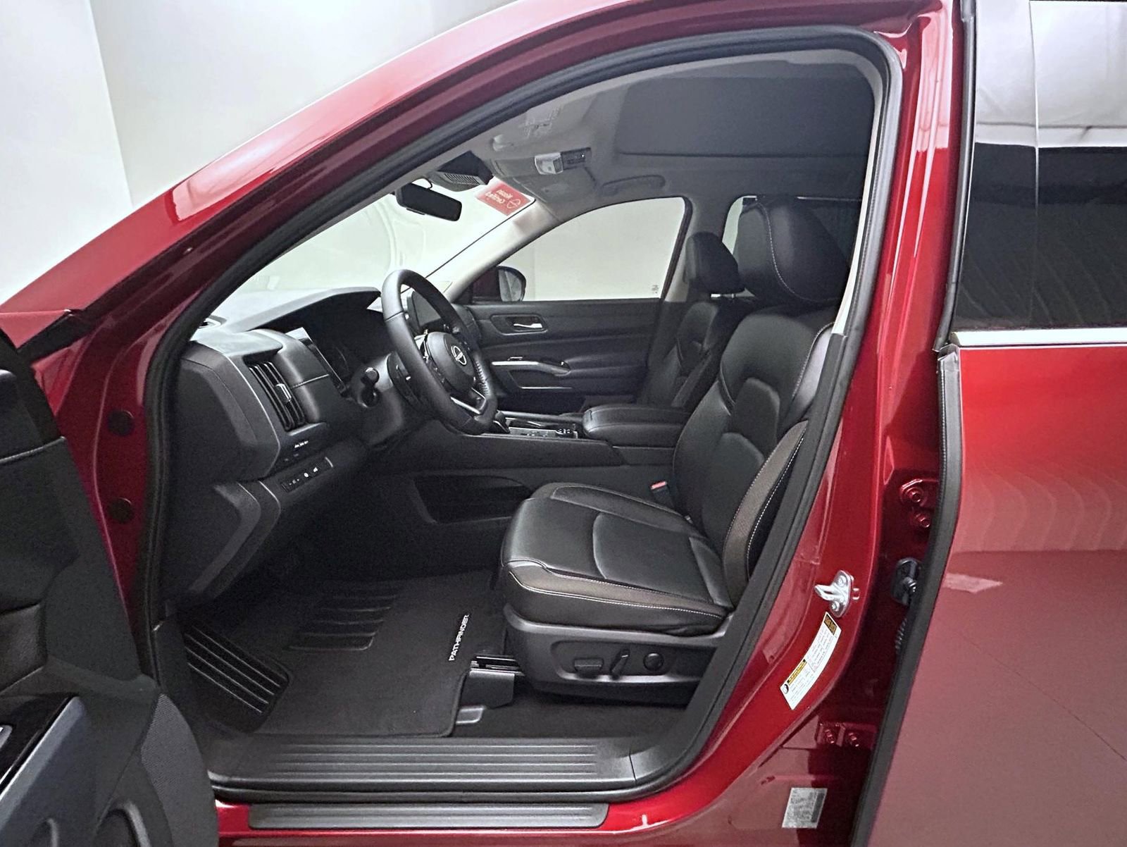 Used 2024 Nissan Pathfinder SL w/ SL Premium Package image 10