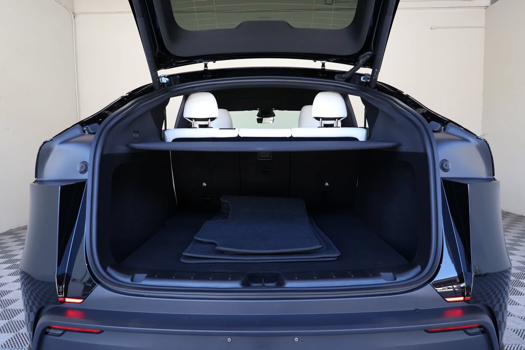 Used 2026 Tesla Model Y 2WD image 14