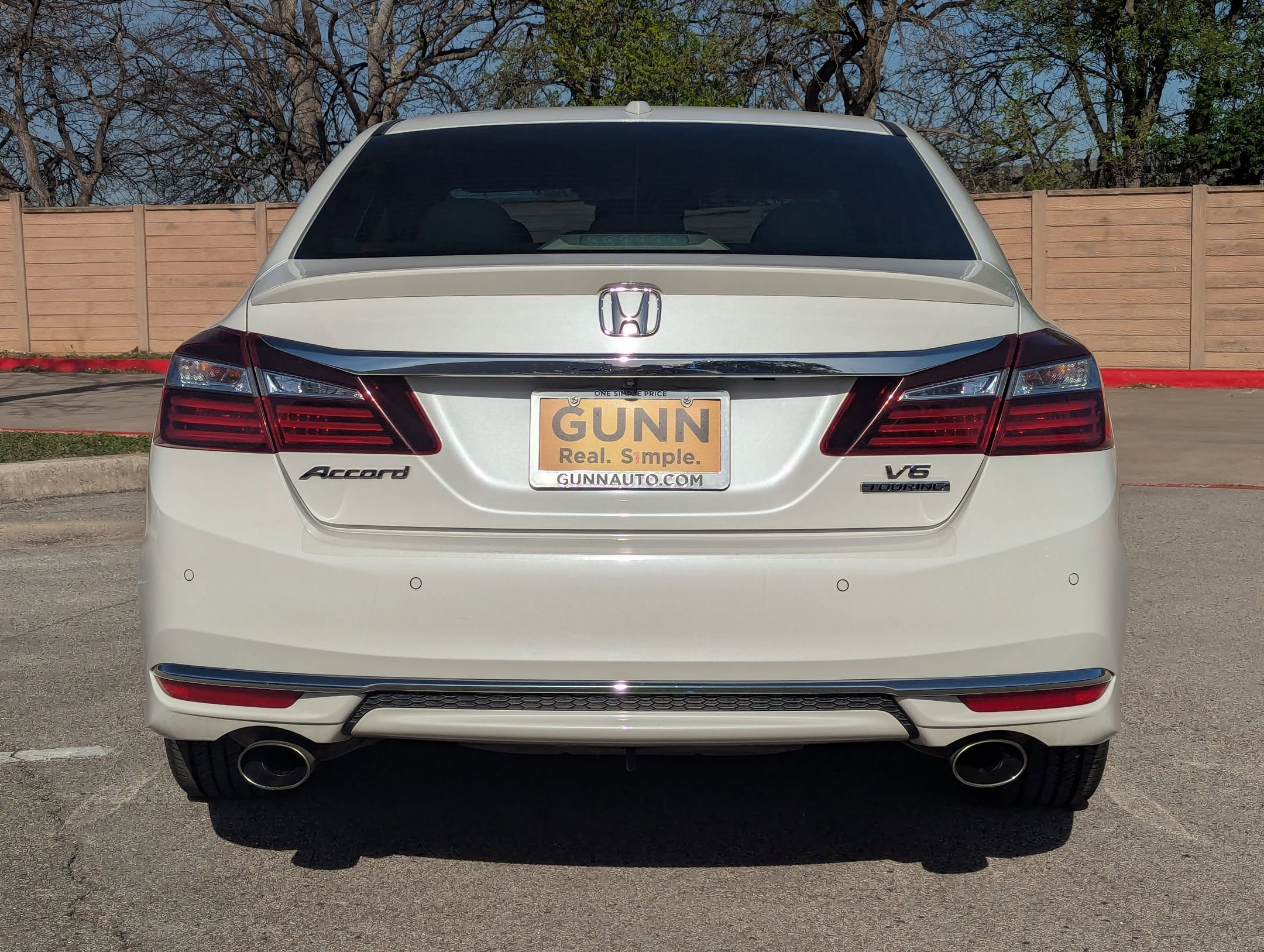 Used 2016 Honda Accord Touring image 4