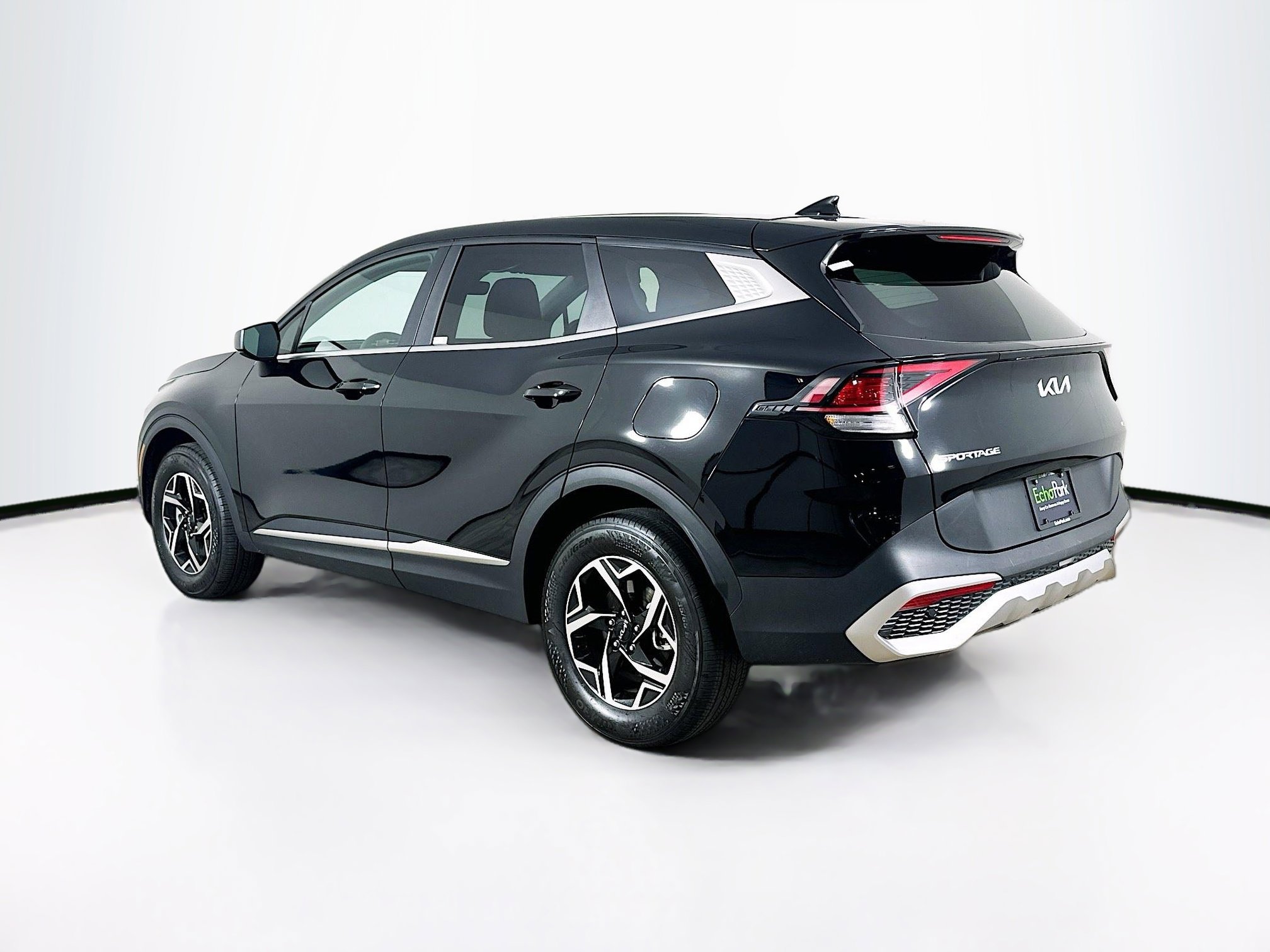 Used 2025 Kia Sportage LX AWD/4WD image 5