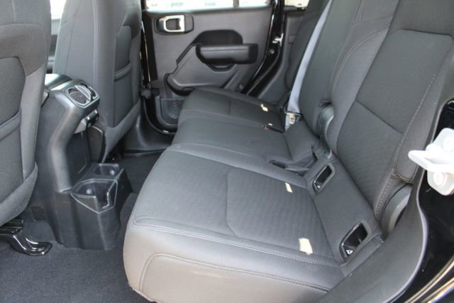 Used 2022 Jeep Gladiator Willys image 39