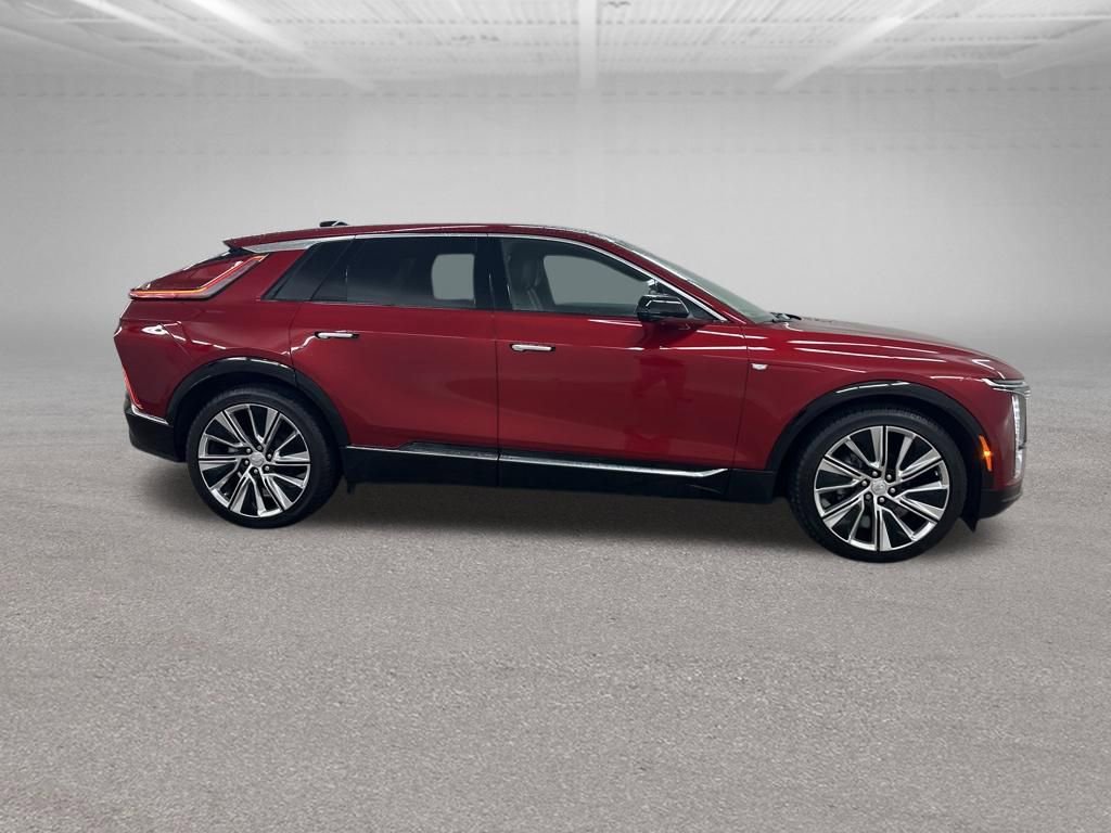 Used 2025 Cadillac Lyriq Luxury w/ LPO, Floor Liner Package AWD/4WD image 12