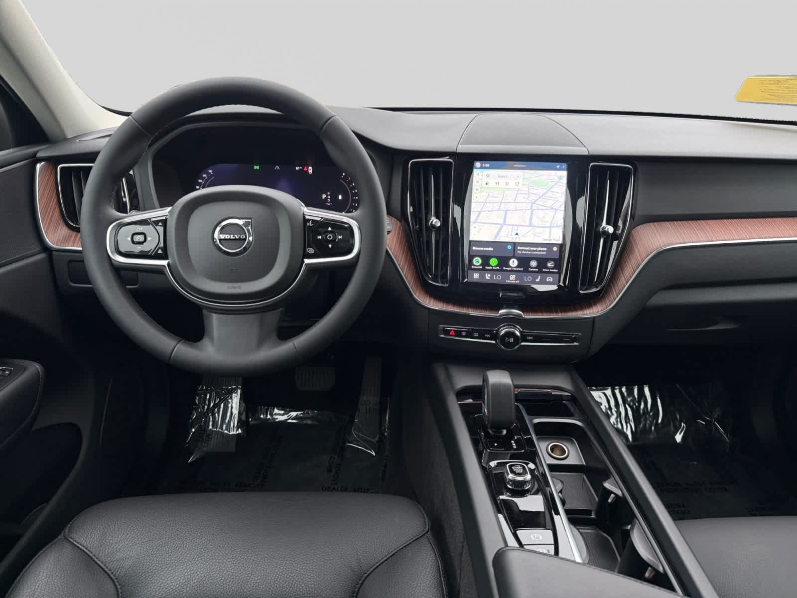 Used 2024 Volvo XC60 B5 Plus w/ Protection Package Premier AWD/4WD image 14