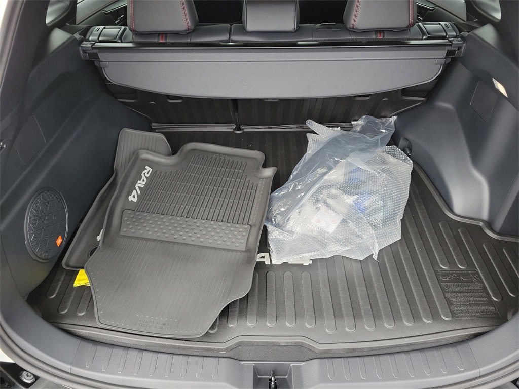 Used 2025 Toyota RAV4 XSE w/ Premium Package image 8