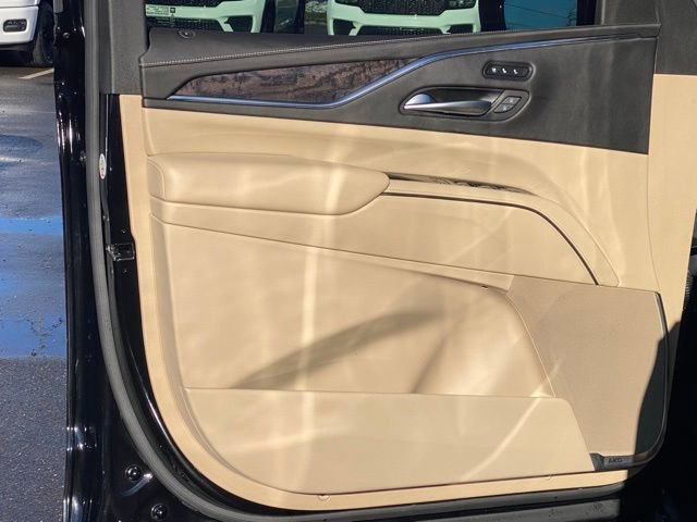 Used 2022 Cadillac Escalade Premium Luxury image 25