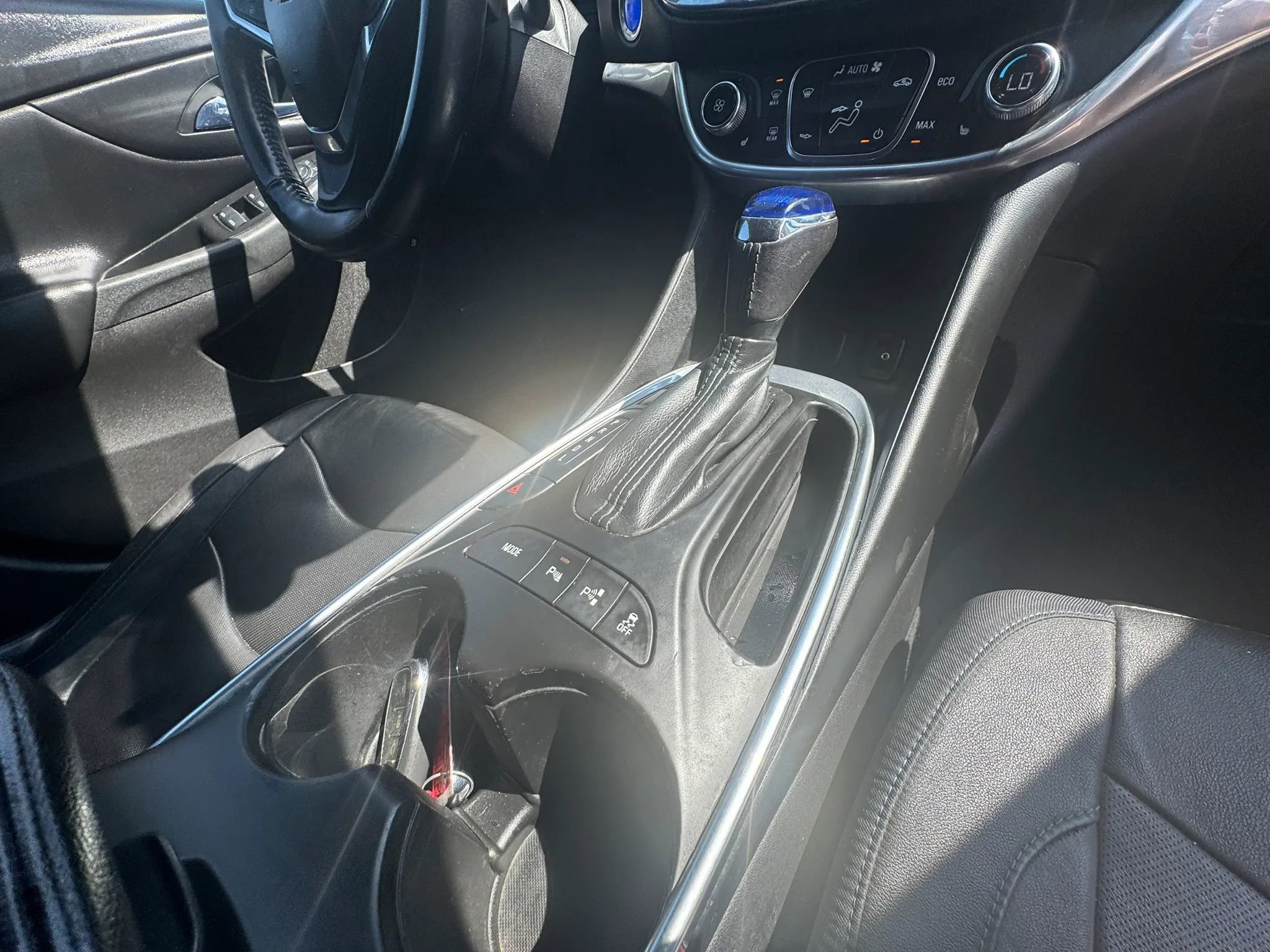 Used 2017 Chevrolet Volt Premier w/ Driver Confidence II Package FWD image 25