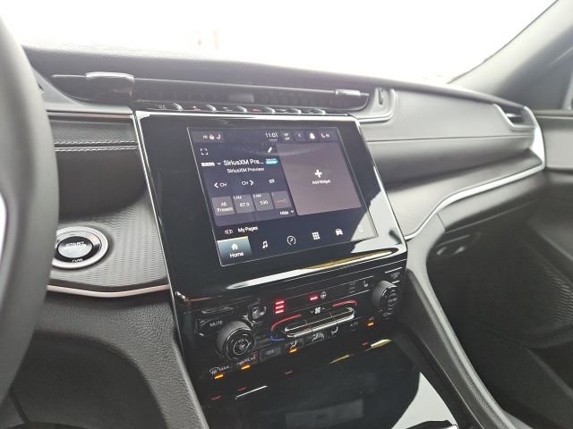 Used 2024 Jeep Grand Cherokee Altitude image 37