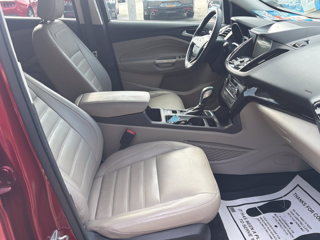 Used 2019 Ford Escape Titanium FWD image 28
