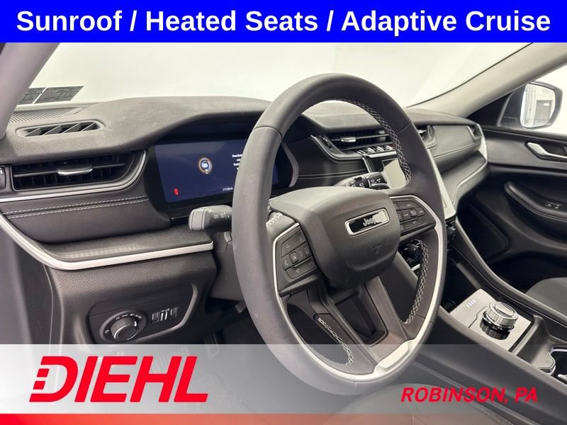 Used 2023 Jeep Grand Cherokee Laredo X AWD/4WD image 19