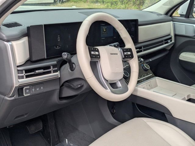 Used 2025 Hyundai Santa Fe SEL FWD image 14