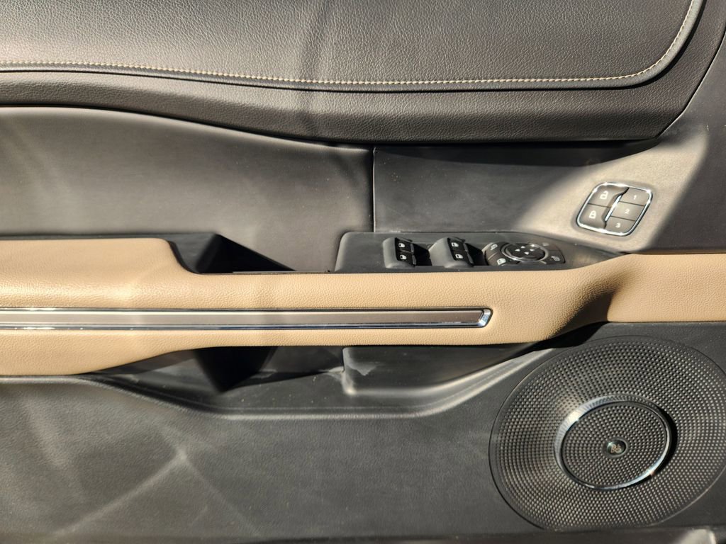 Used 2022 Ford Expedition Limited image 24