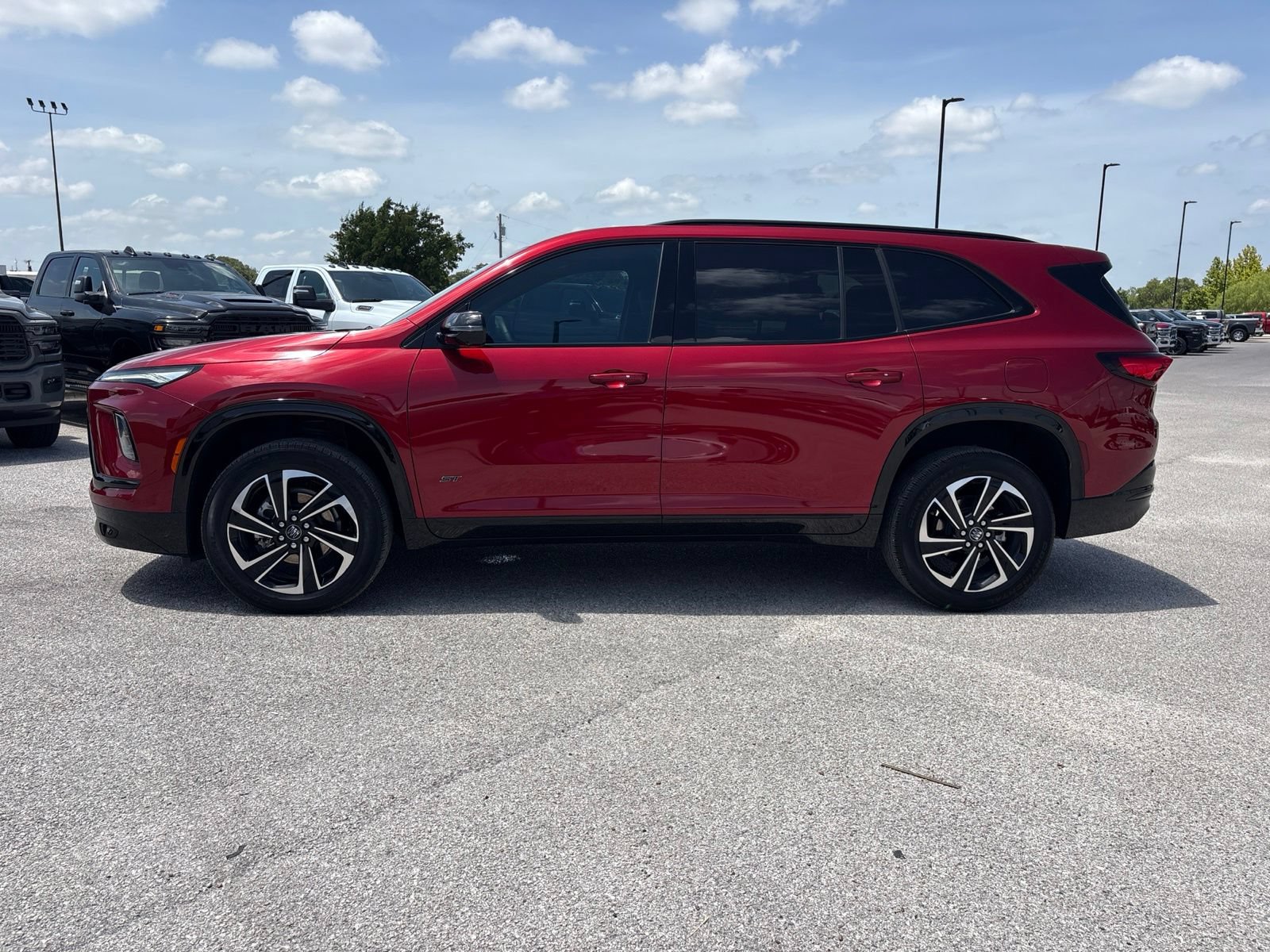 Used 2025 Buick Enclave Sport Touring FWD video 2