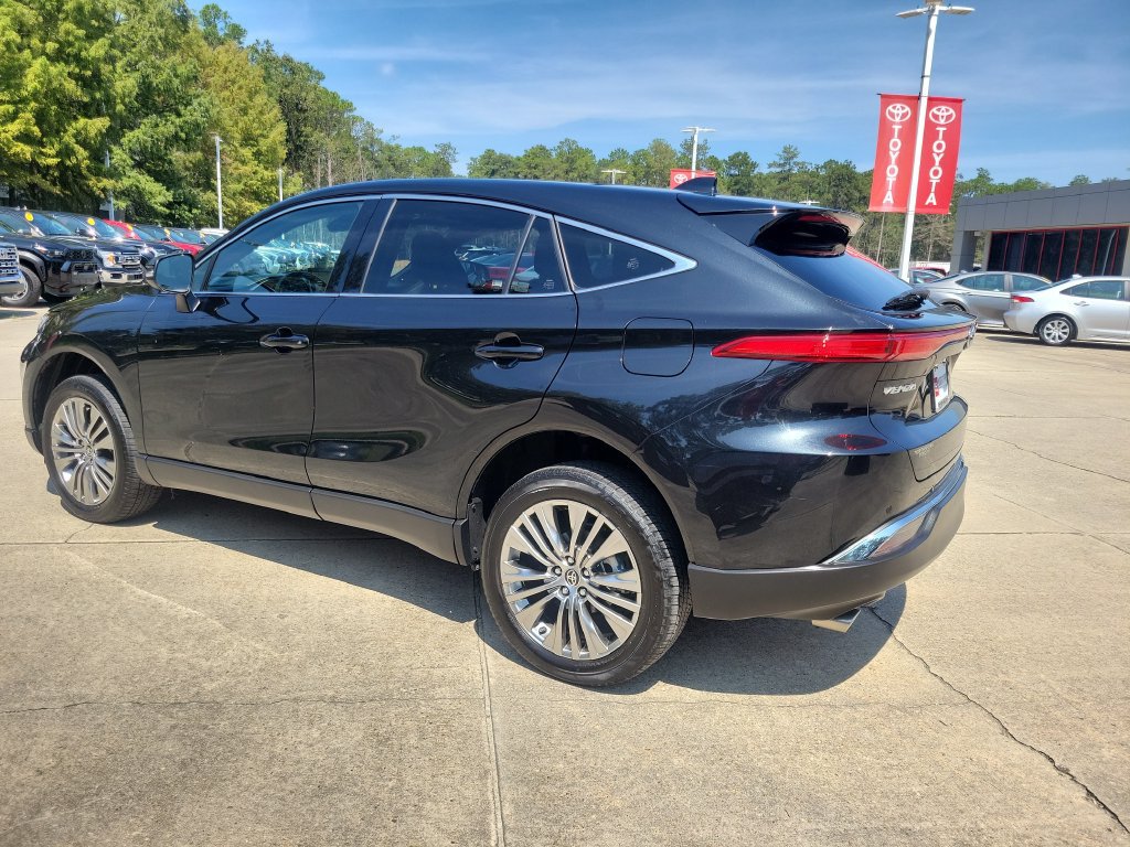 Certified 2024 Toyota Venza Limited AWD/4WD image 3