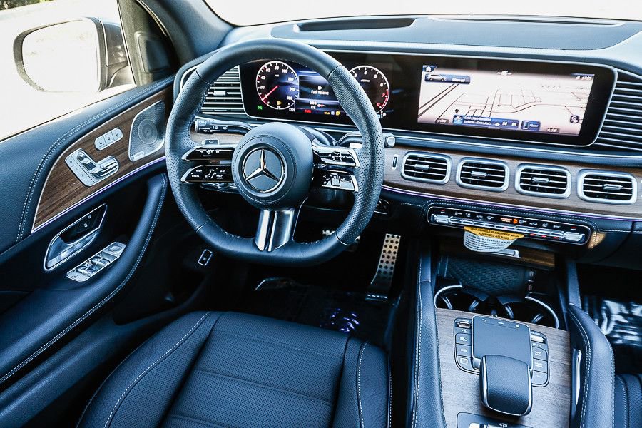New 2026 Mercedes-Benz GLS 580 4MATIC image 14