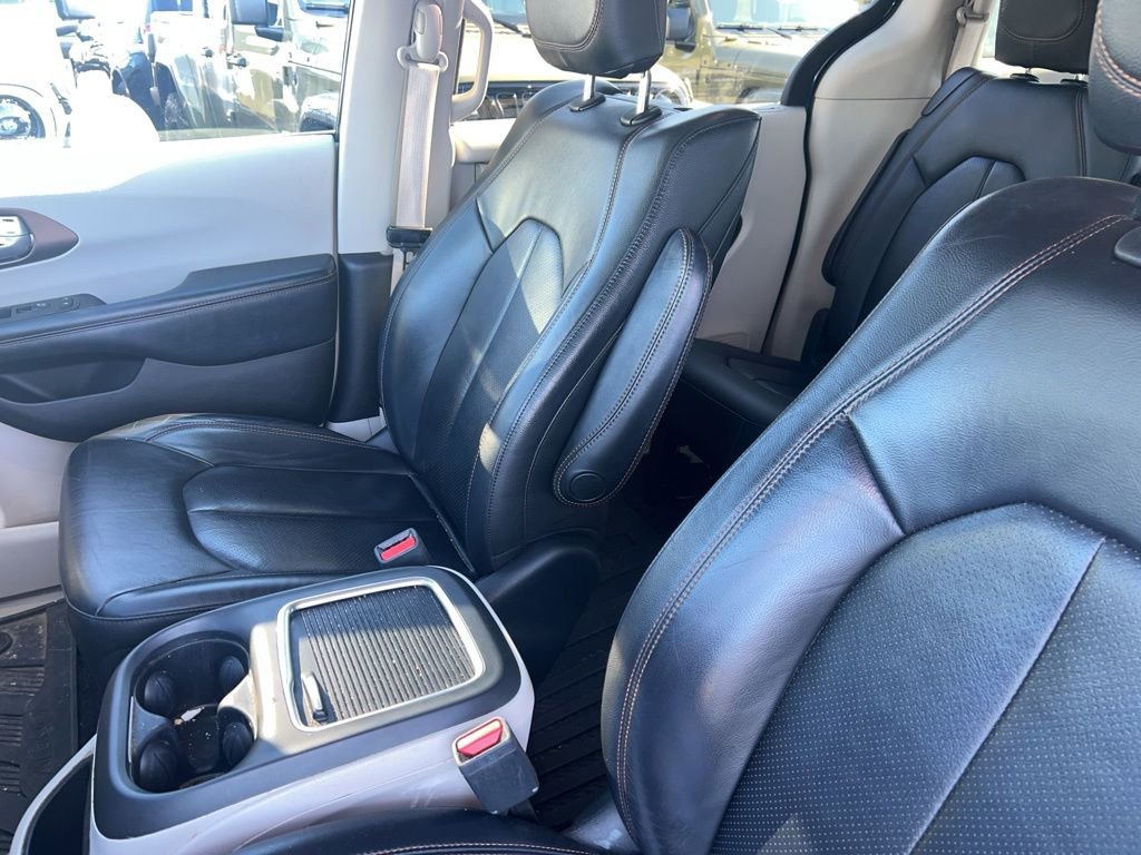 Certified 2017 Chrysler Pacifica Touring-L Plus w/ Advanced Safetytec Group image 8